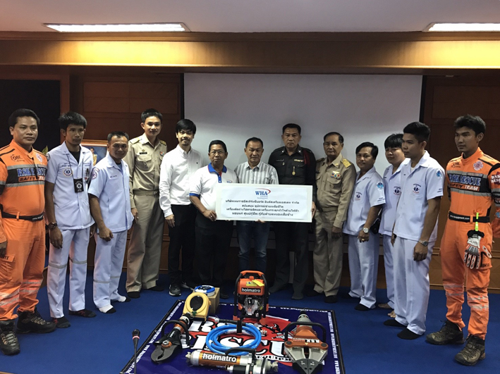 WHA Group Donates Emergency Equipment Set to Nong Sua Chang Rescue Foundation 